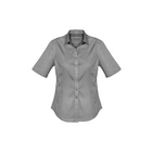 chemise manches courtes infroissable et antitaches