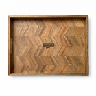 Planche de service en bois d'acacia motif chevrons 