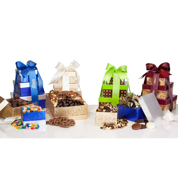 Tour de cadeaux à friandises sucrées et salées